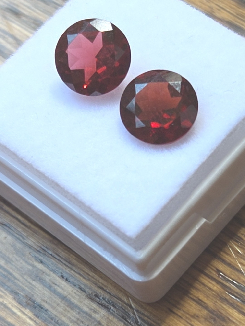 2 - 1CT Round Cut Faceted Garnets Loose Gemstones, Transparent